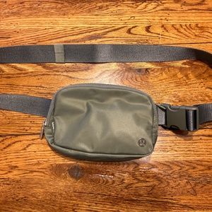 Lululemon 1L Belt Bag
